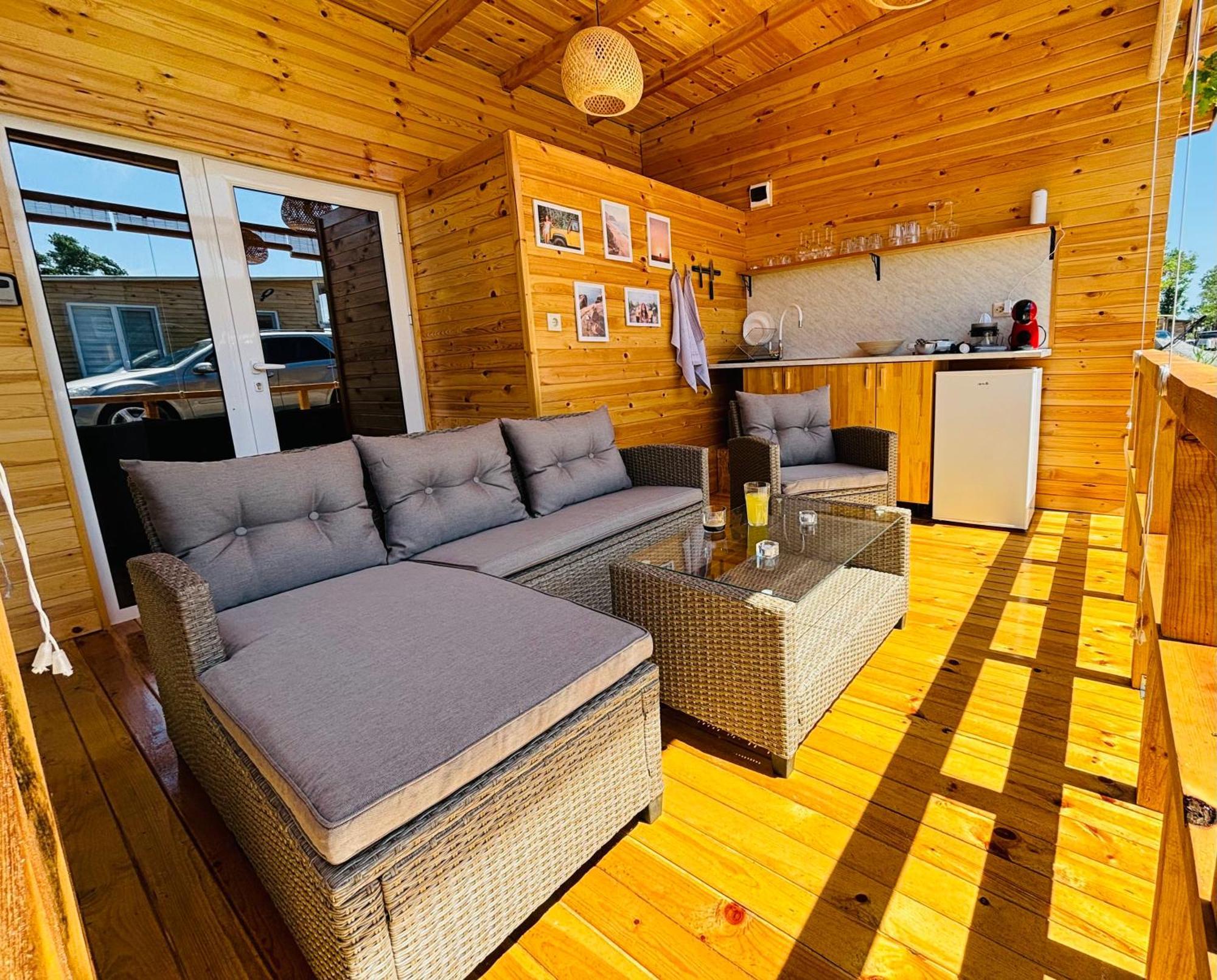 Cozyhut Бунгало Под Наем Chernomorets Esterno foto